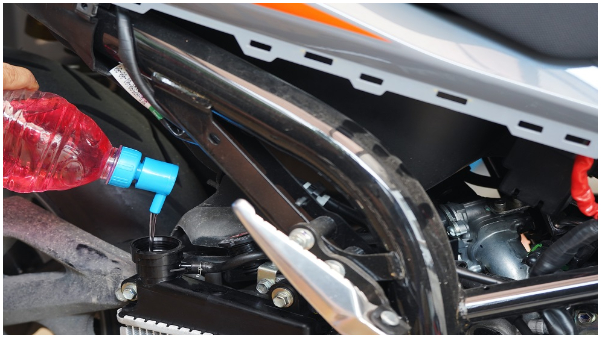 Ilustrasi mesin motor alami overheat