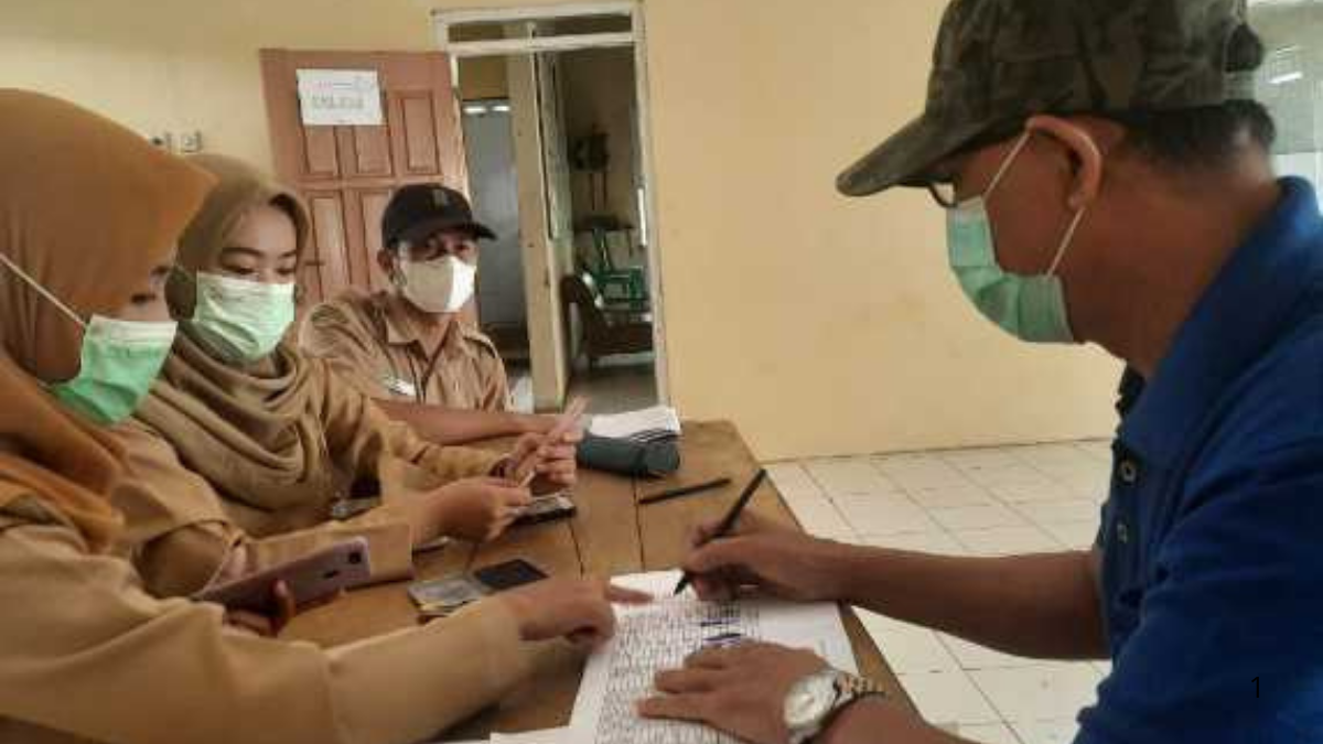 Penandatanganan Penerima Bantuan Sosial atau Bansos Pemerintah