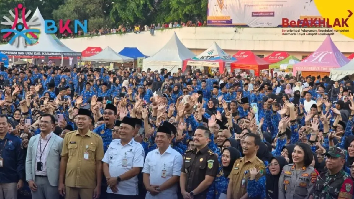Penyerahan SK PPPK Paruh Waktu Kabupaten Karawang