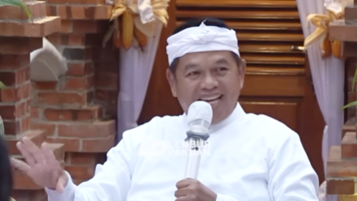 Gubernur Jawa Barat Dedi Mulyadi tidak menaikkan pajak kendaraan tahun 2026.