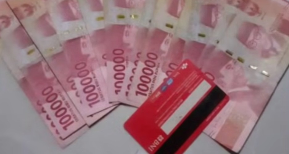 Status bansos PKH BPNT telah berubah menjadi SI, artinya KPM akan segera menerima pencairan