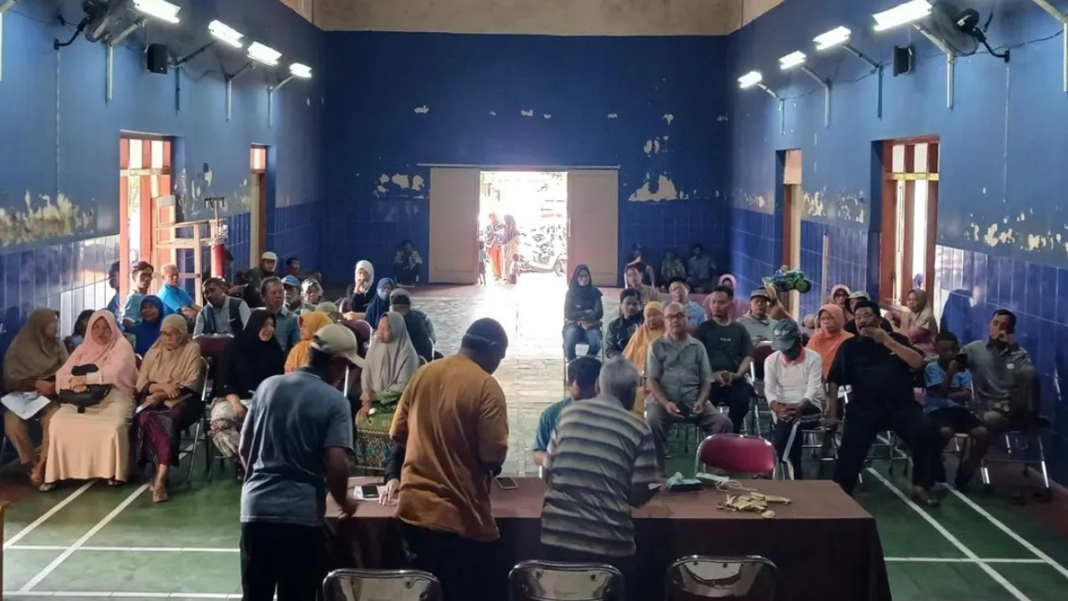 Ilustrasi antrian proses pengambilan bansos