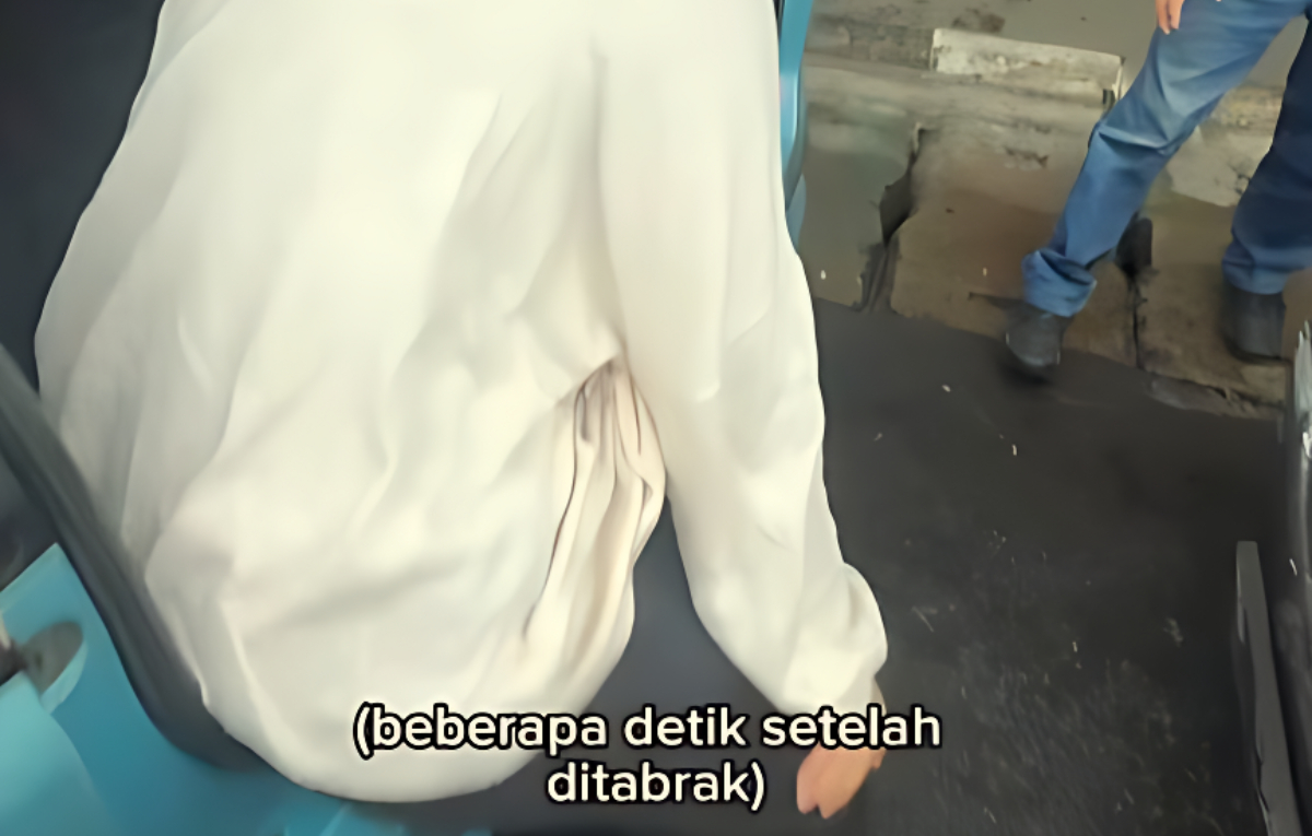 Istri Fiersa Besari mengalami kecelakaan di depan Stasiun Gambir.