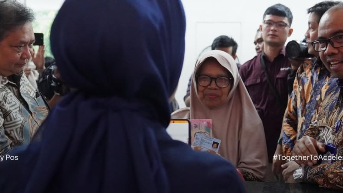 Ilustrasi KPM yang melakukan penarikan dana bansos PKH BPNT.