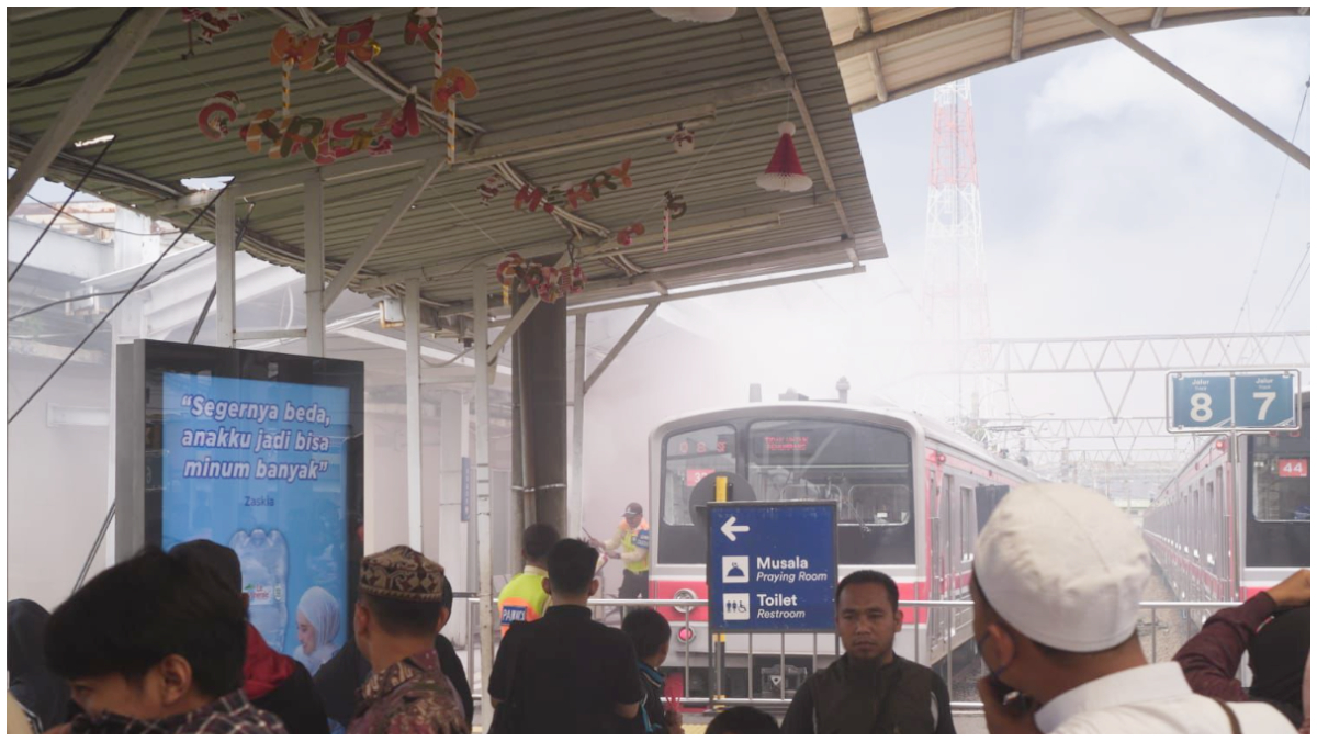 Kondisi area Stasiun Bogor yang terbakar.