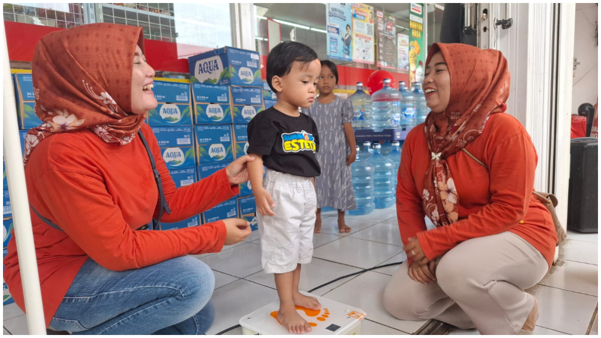 Kegiatan Alfamart Sahabat Posyandu di Alfamart Cimanggu Perikanan di Kecamatan Tanah Sereal, Kota Bogor.