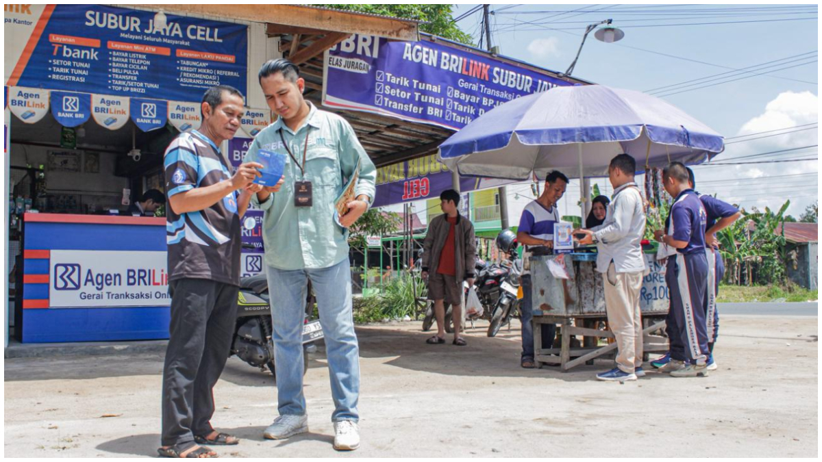 Toko Shafa yang dikelola oleh Tashadi BRILink Agen di Desa Telang Karya, Kecamatan Muara Telang, Kabupaten Banyuasin, Sumatera Selatan.