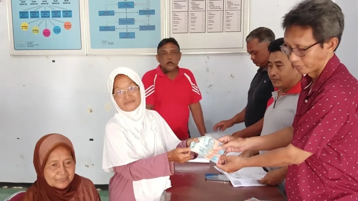 Ilustrasi. KPM bansos PKH BPNT menerima dana.