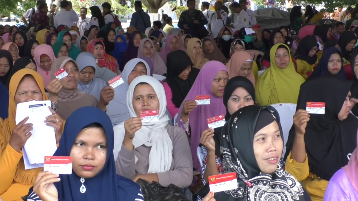 KPM yang antri untuk pencairan Bansos