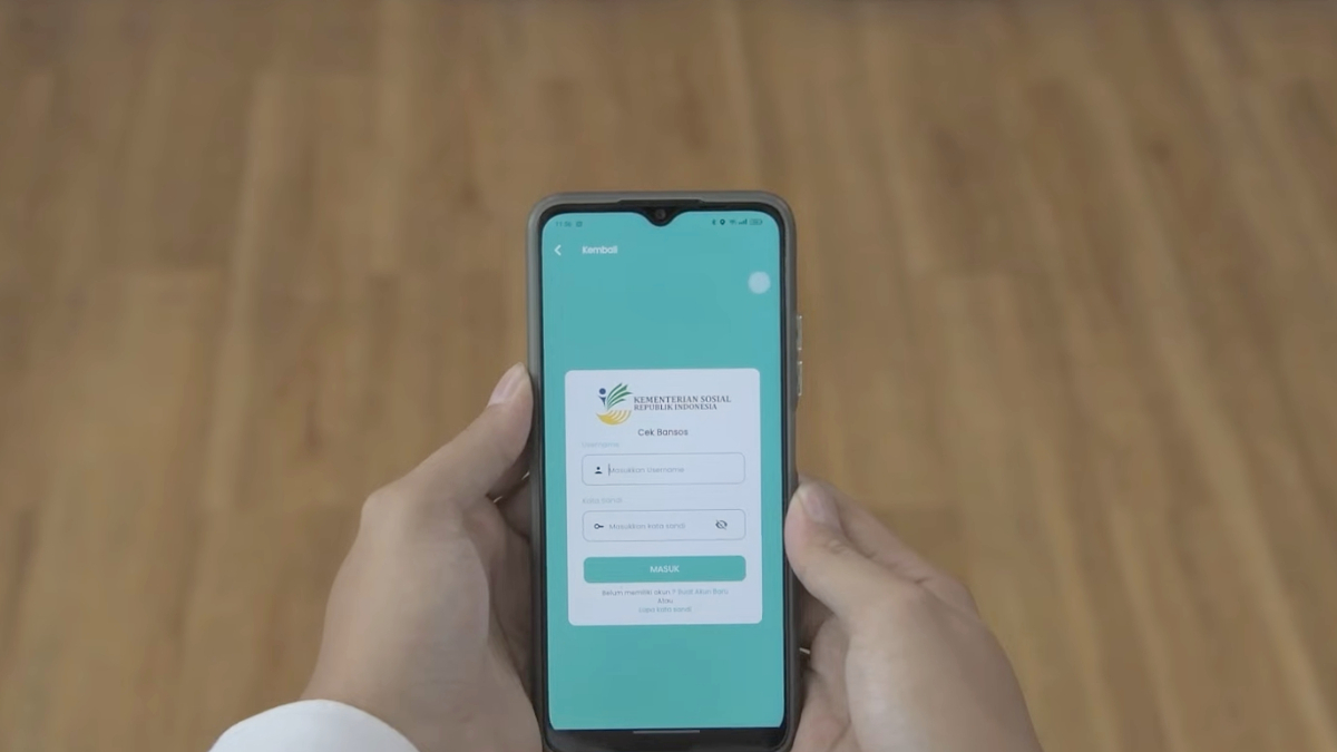 Ilustrasi pendaftaran bantuan sosial secara mandiri melalui Cek Bansos