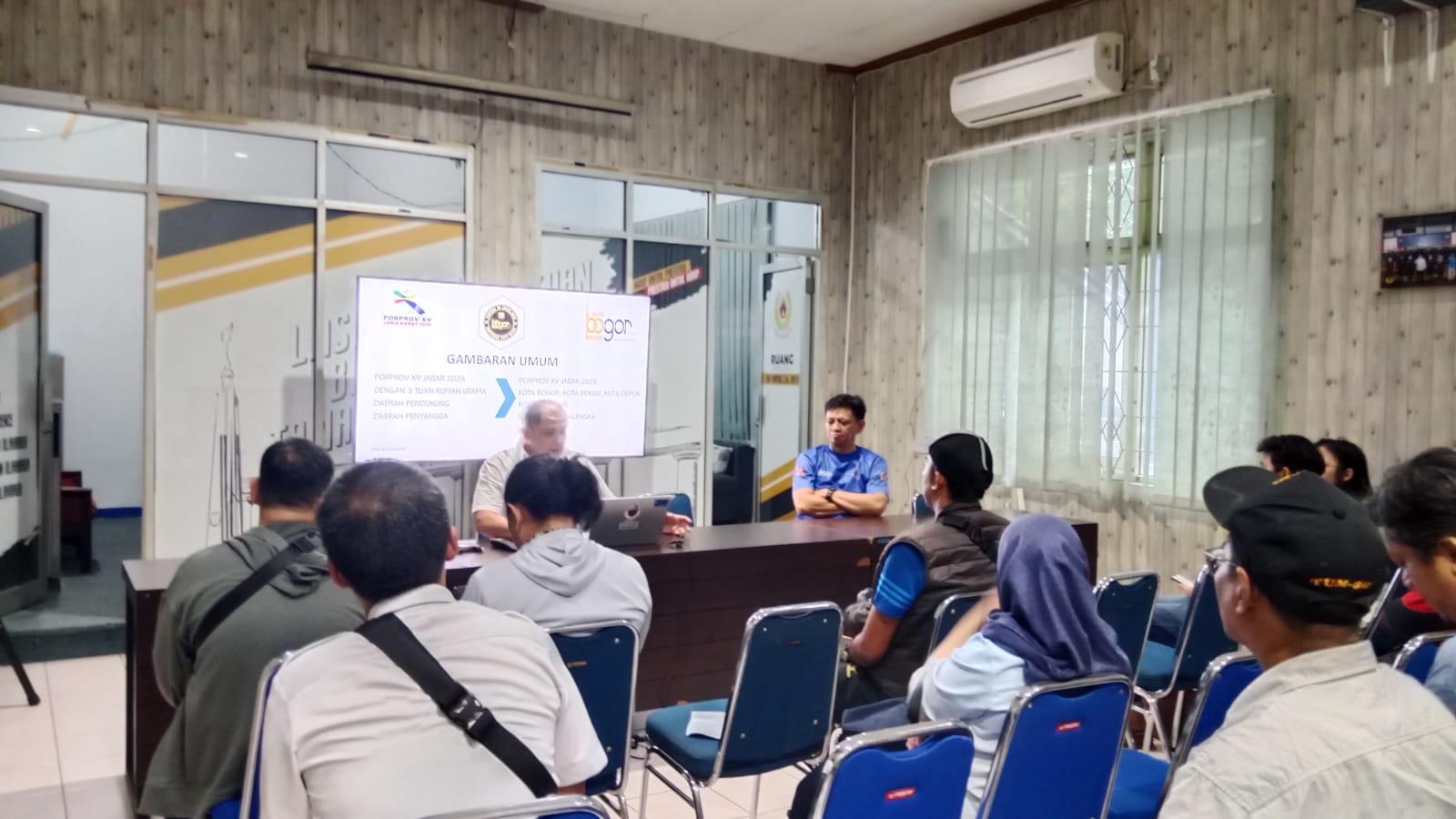 Pelaksanaan rakor antara KONI Kota Bogor dengan cabor yang lolos Porprov Jabar 2026 di ruang rapat KONI Kota Bogor, Rabu 7 Januari 2026 .