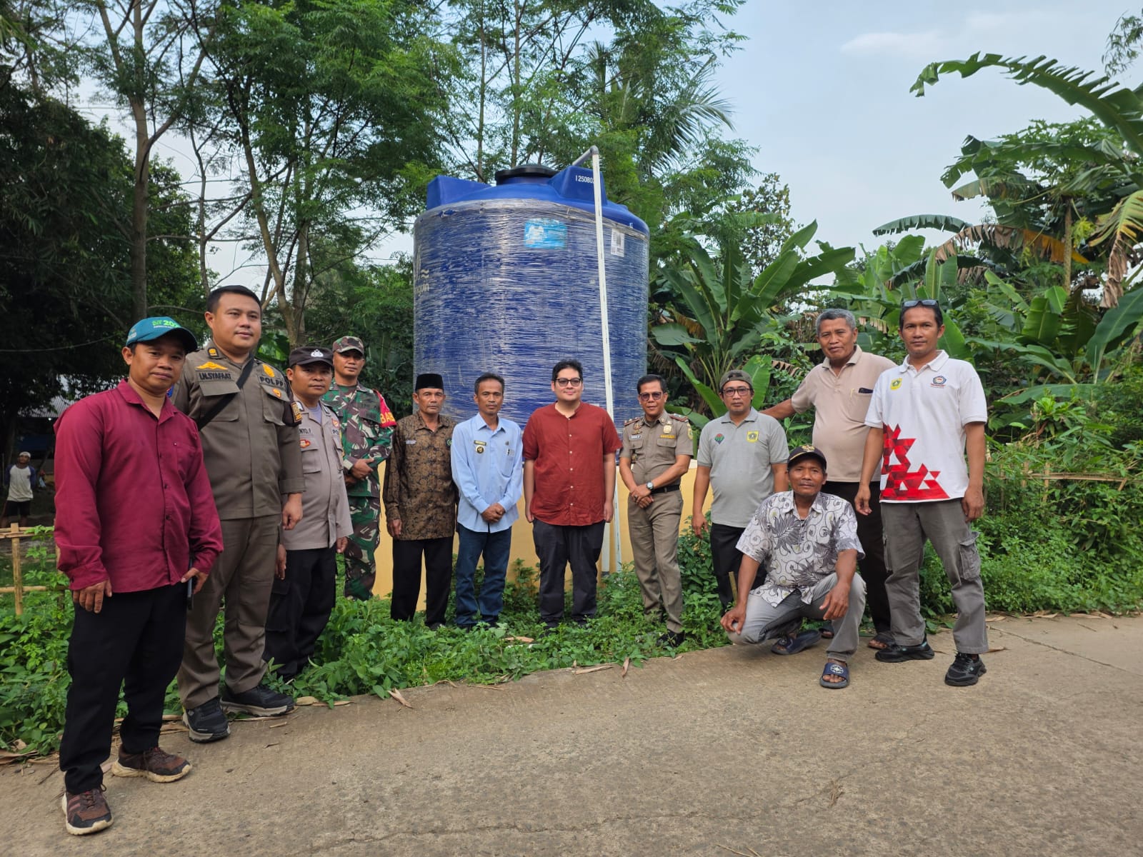 &lrm;Anggota DPR RI Ravindra Airlangga hadir di Desa Weninggalih, Kecamatan Jonggol, Kabupaten Bogor, memantau realisasi PKTD.