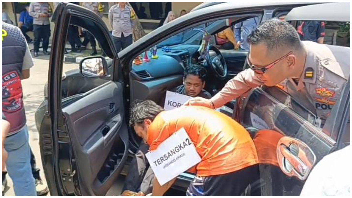 Rekontruksi kasus penghilangan nyawa sopir taksi online yang ditemukan di Pinggir Tol Jagorawi.