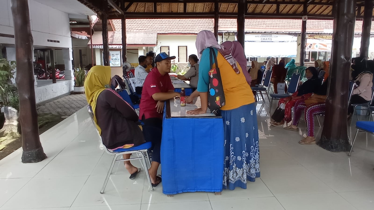 Ilustrasi. Penyaluran bansos PKH BPNT dari Kemensos melalui pemda.