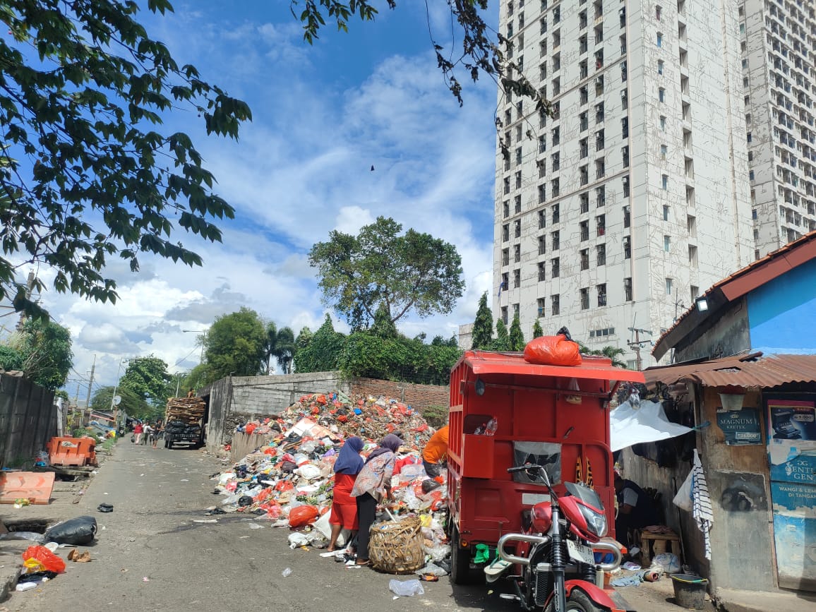 Salah satu tumpukan sampah di Kota Depok.