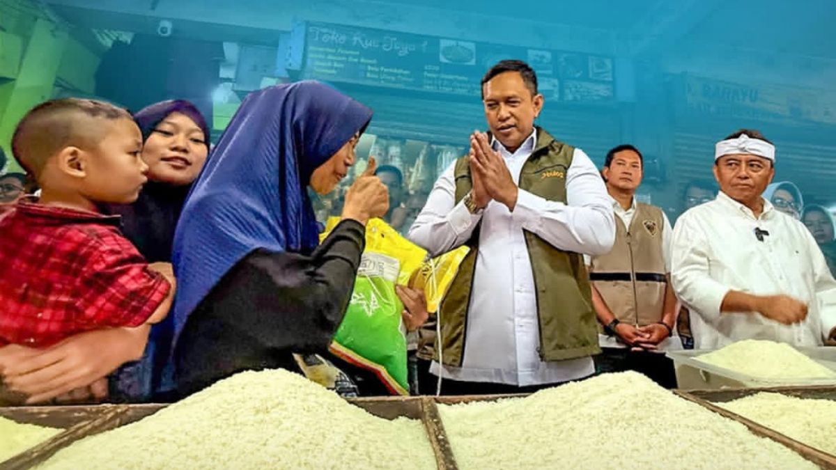 Ilustrasi penyaluran Bansos tambahan pangan kepada KPM
