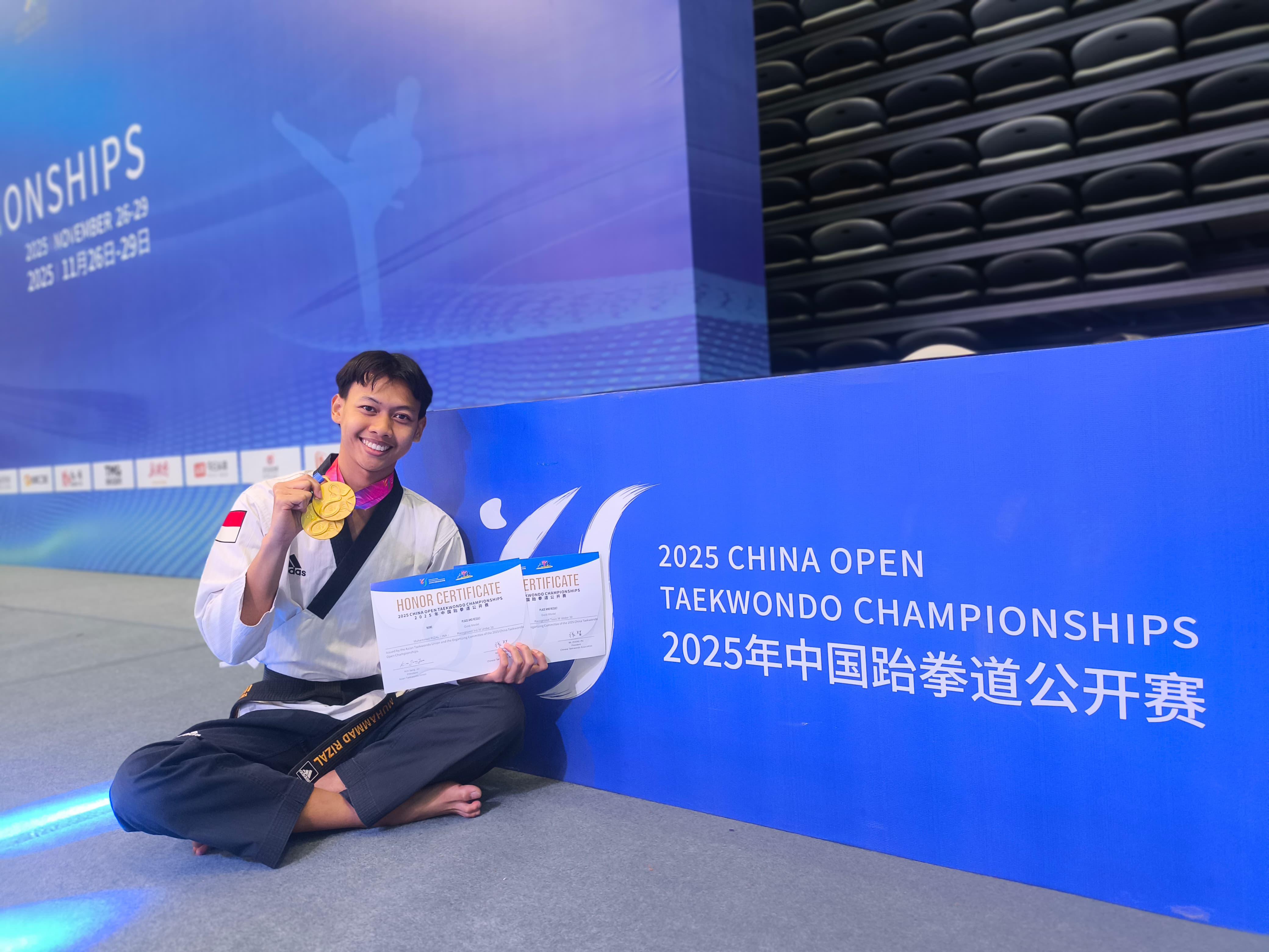 Muhammad Rizal, meraih medali emas SEA Games Thailand 2025.