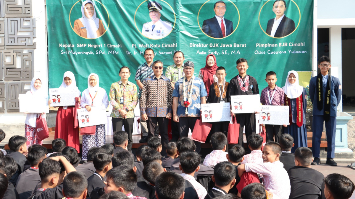 Ilustrasi, Penyaluran SimPel untuk pelajar yang mendapatkan bansos pendidikan PIP.