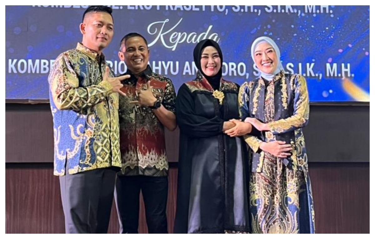 Kombes Pol. Rio Wahyu Anggoro menggantikan Kombes Pol. Eko Prasetyo dalam acara pisah sambut Kapolresta Bogor Kota.
