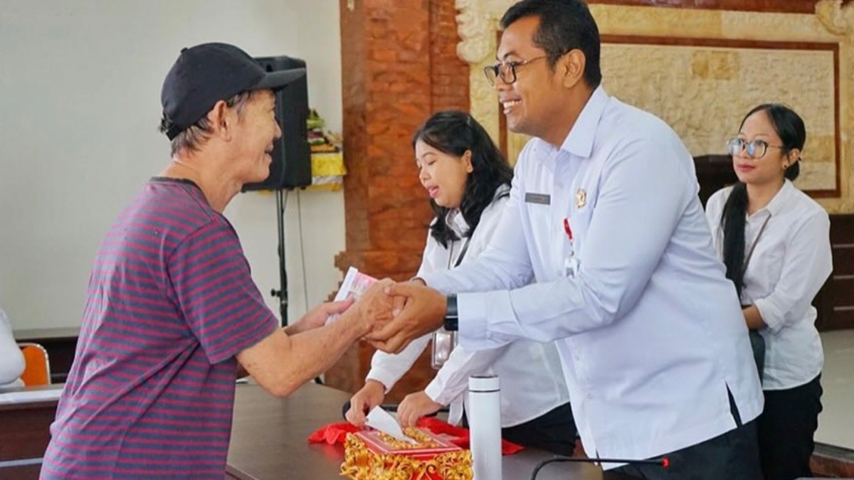 Ilustrasi penyaluran bantuan Sosial atau bansos