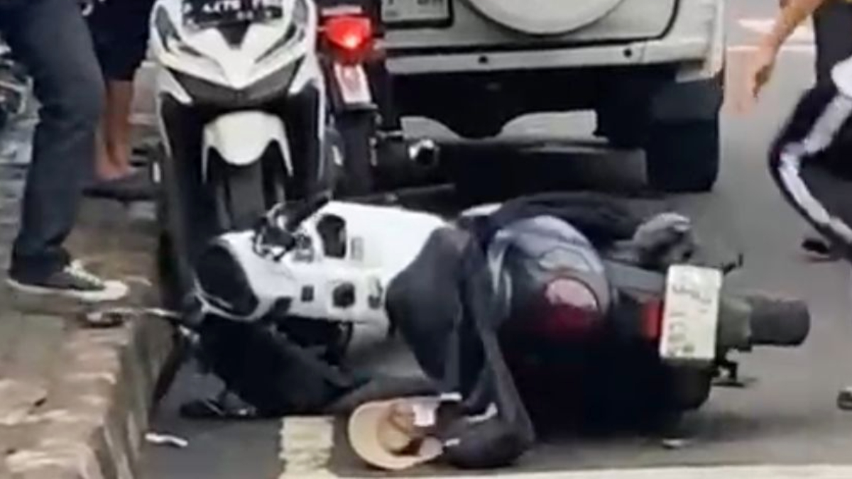 Tangkapan layar kericuhan suporter terjadi di Jalan Dadali, Kota Bogor.