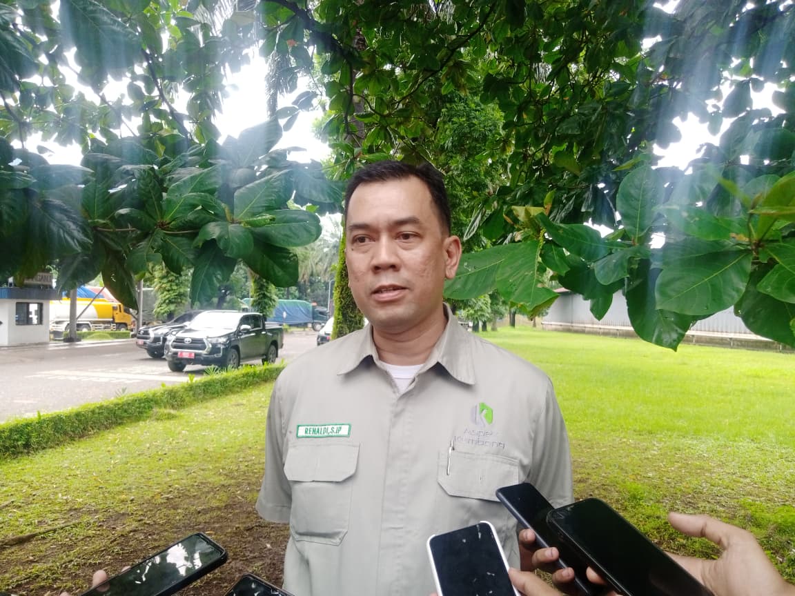 Manager HR&GA PT Aspex Kumbong Renaldi saat dimintai keterangan.