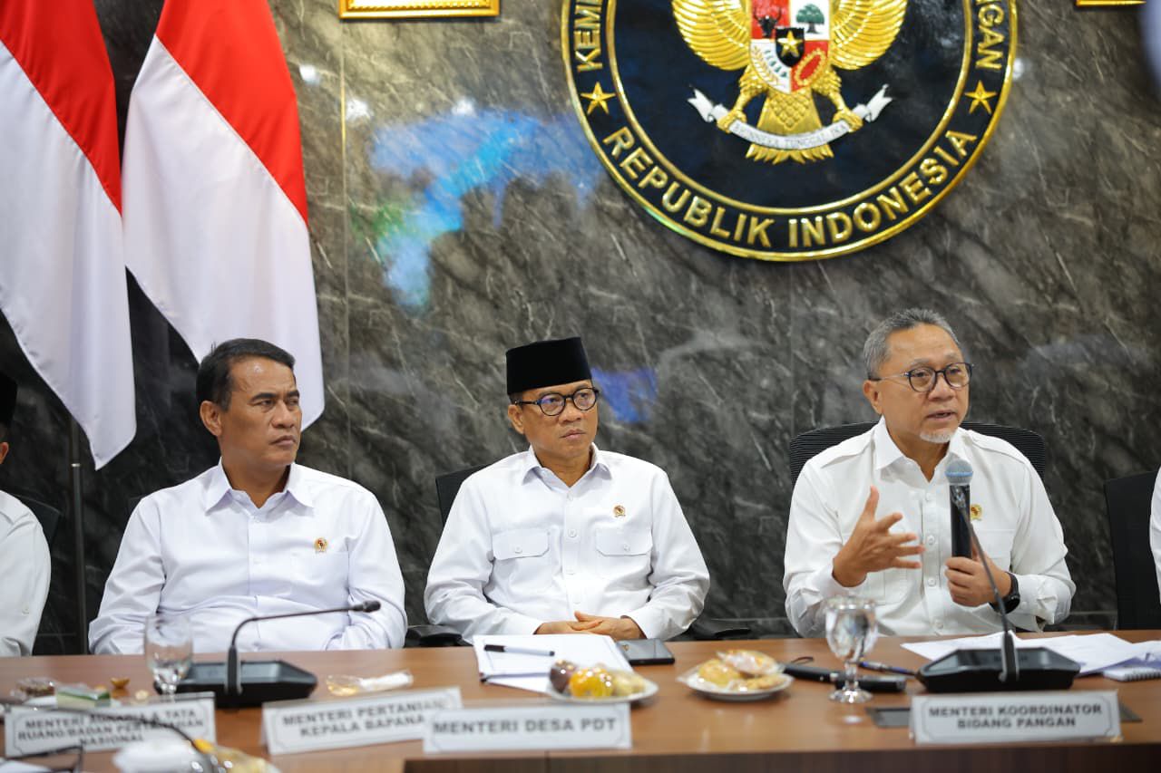 Menko Pangan Zulkifli Hasan Bersama  Menteri Pertanian (Mentan) Andi Amran Sulaiman.