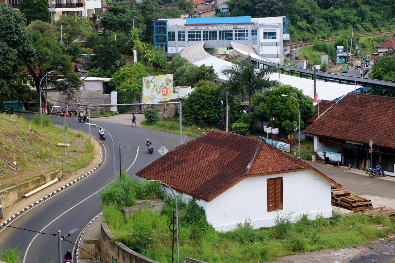 Suasana di Jalan Baru Batutlis, Kecamatan Bogor Selatan, Kota Bogor.