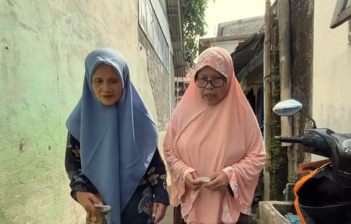 KPM bersama-sama mencairkan Bansos.