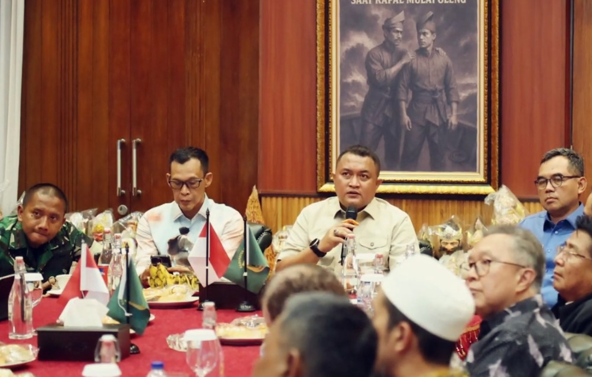 Bupati Bogor, Rudy Susmanto saat berdialog dengan warga Bogor Barat.