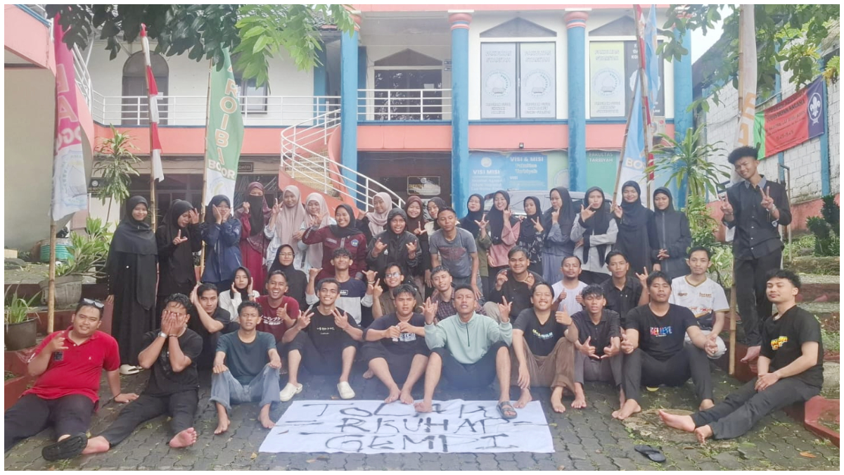 Mahasiswa IAIN Laa Roiba Bogor saat mengikuti LDKM.