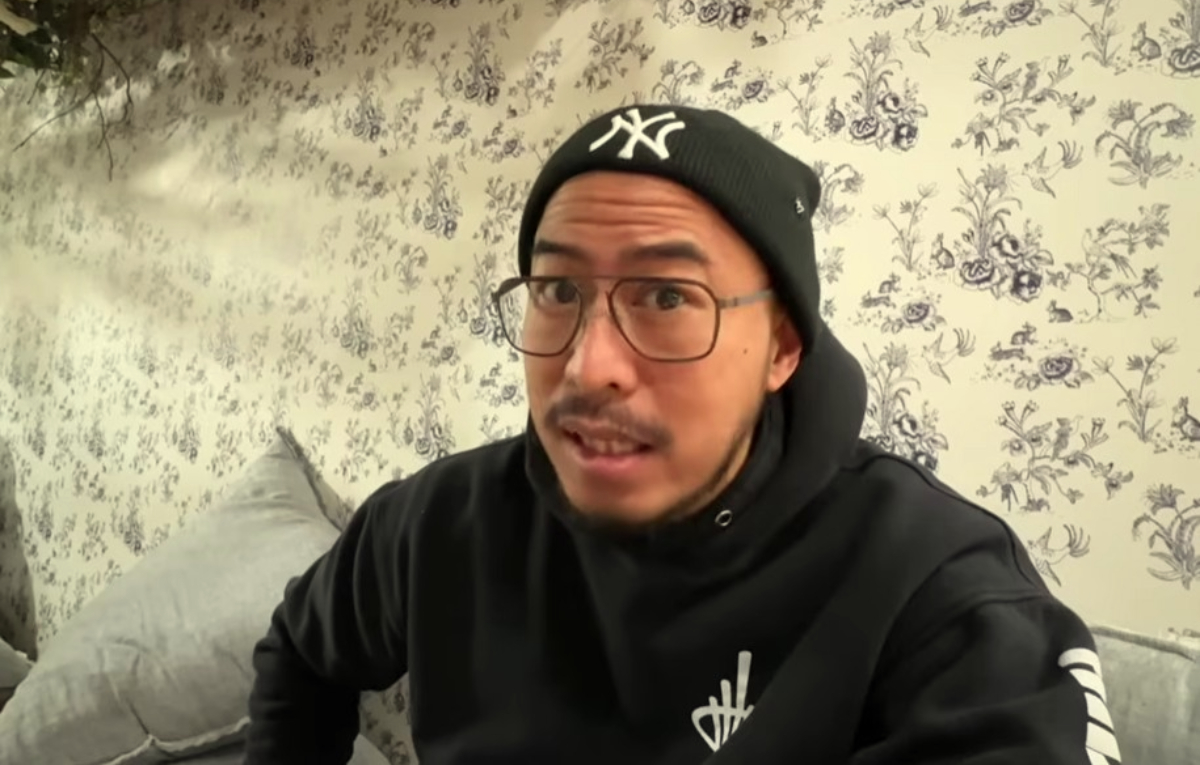 Pandji Pragiwaksono mengajak publik nonton tayangan semua show-nya, termasuk Mens Rea.