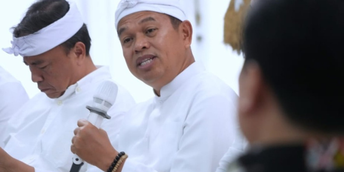 Gubernur Jawa Barat Dedi Mulyadi saat menyampaikan lonjakan investasi di Jabar tahun 2025.