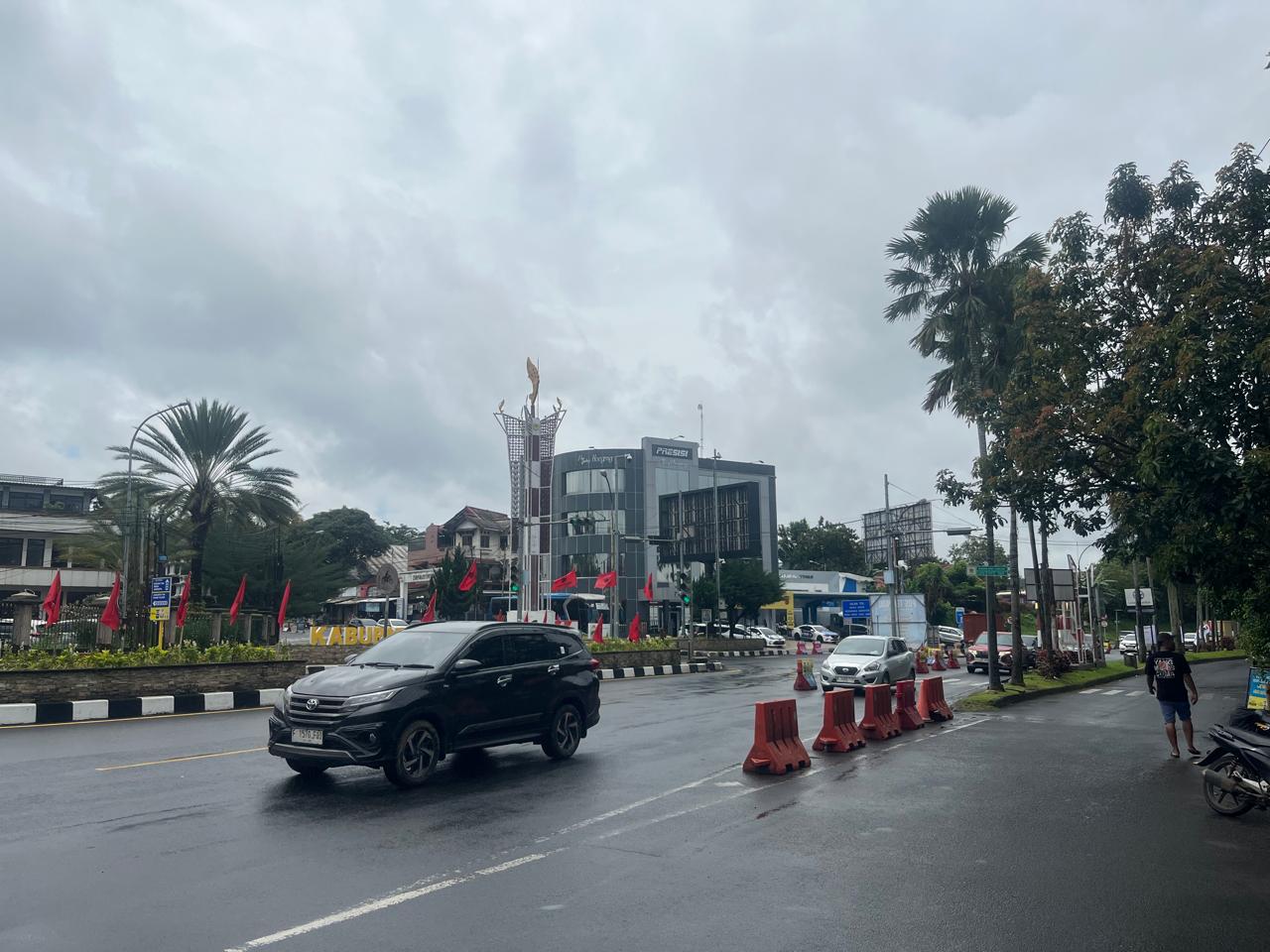 Situasi arus lalu lintas Jalan Raya Puncak, Kabupaten Bogor,Jumat 16 Januari 2026.