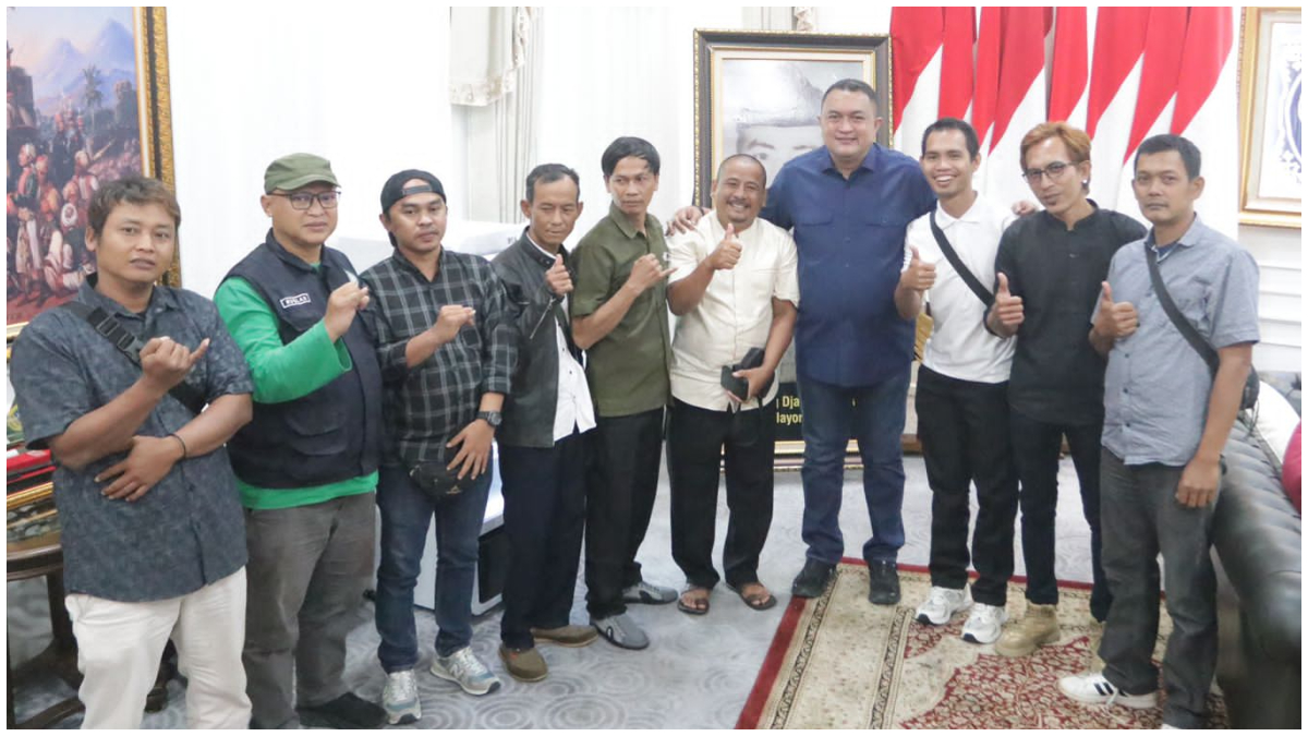 Bupati Bogor, Rudy Susmanto bersama Forum Paguyuban Tanaman Buah dan Hias di Pendopo, Cibinong, Kabupaten Bogor.
