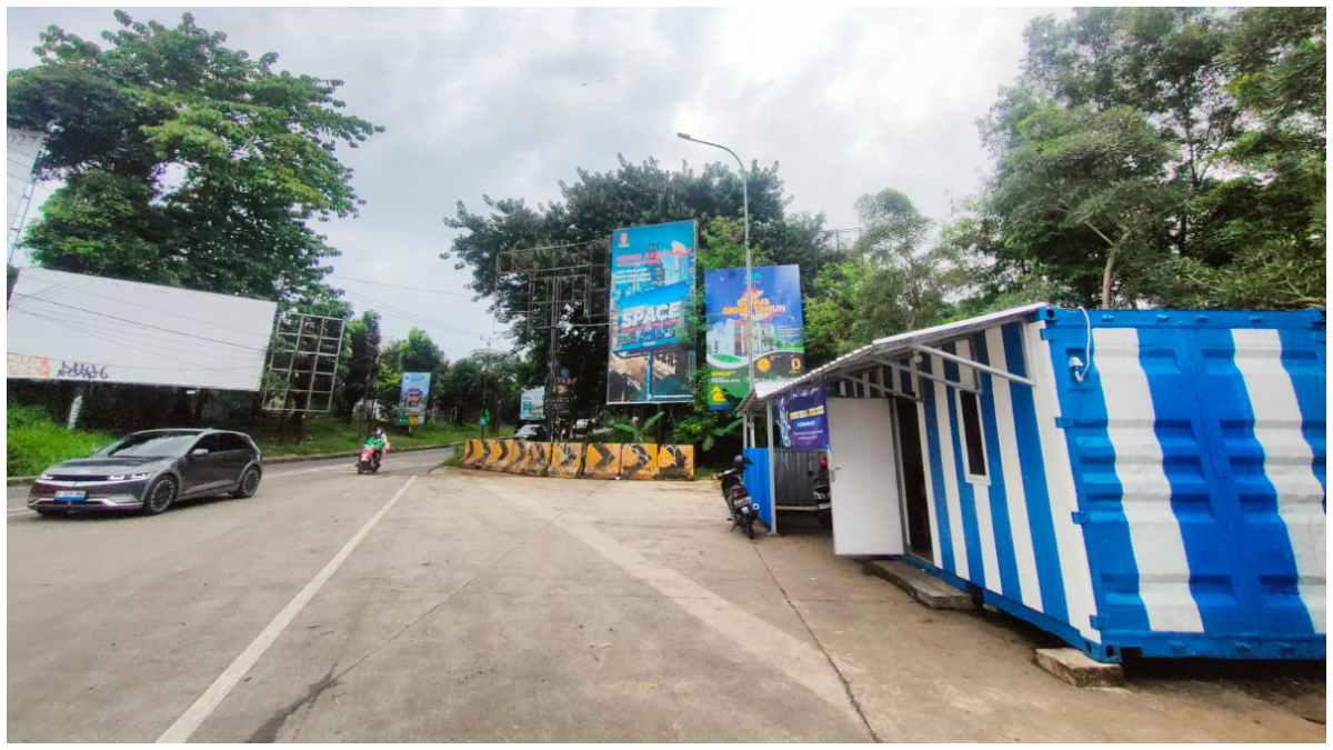 Pos polisi di depan Tol Desari bakal digeser untuk dijadikan halte bus TransJakarta.