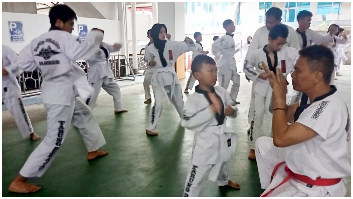Uji kenaikan tingkat (UKT) tarung derajat Kota Bogor yang diikuti puluhan atlet.