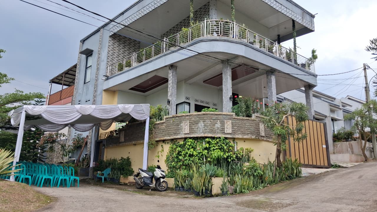 Pantauan Radar Bogor di rumah Esther Aprilia, kru pesawat ATR 42-500, Kecamatan Caringin, Kabupaten Bogor, Senin 19 Januari 2026.