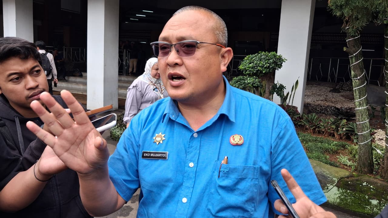 Plt Kepala Dinas Pertanahan dan Tata Ruang Kabupaten Bogor, Eko Mujiarto saat dimintai keterangan oleh Radar Bogor, Selasa 20 Januari 2026.