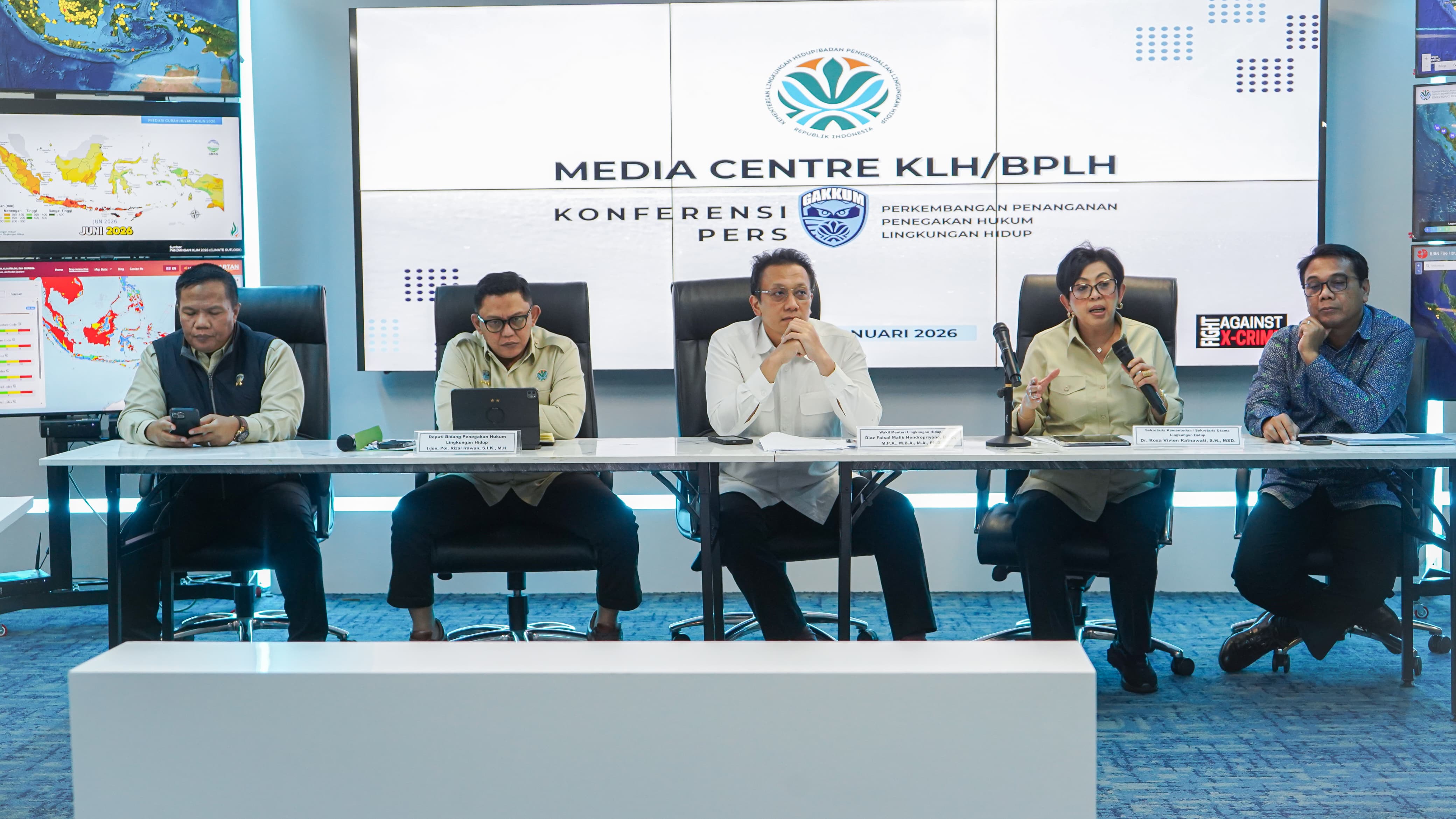 Konferensi pers soal pencabutan izin 28 perusahaan yang diadakan Rabu 21 Januari 2026 di Kantor KLH/BPLH, Plaza Kuningan, Jakarta.