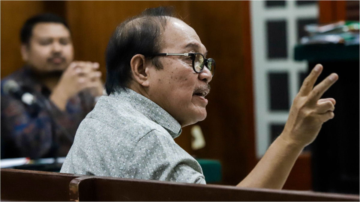 Mohammad Yamin, mantan karyawan Jawa Pos saat menjadi saksi di Pengadilan Negeri Surabaya, Selasa, 13 Januari 2026.