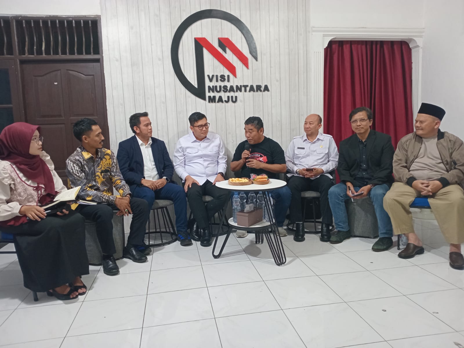 Founder Visi Nusantara, Yusfitriadi saat diskusi jelang satu tahun kinerja Bupati dan Wakil Bupati Bogor.