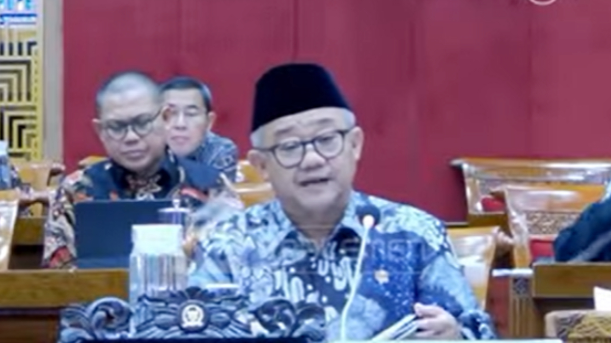 Menteri Pendidikan Dasar dan Menengah (Mendikdasmen) Abdul Mu&rsquo;ti dalam rapat bersama Komisi X DPR RI di Jakarta, Rabu, 21 Januari&nbsp;2026.