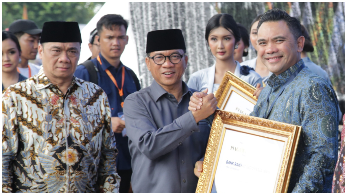 BRI menerima penghargaan dalam Puncak Peringatan Hari Desa Nasional 2026.