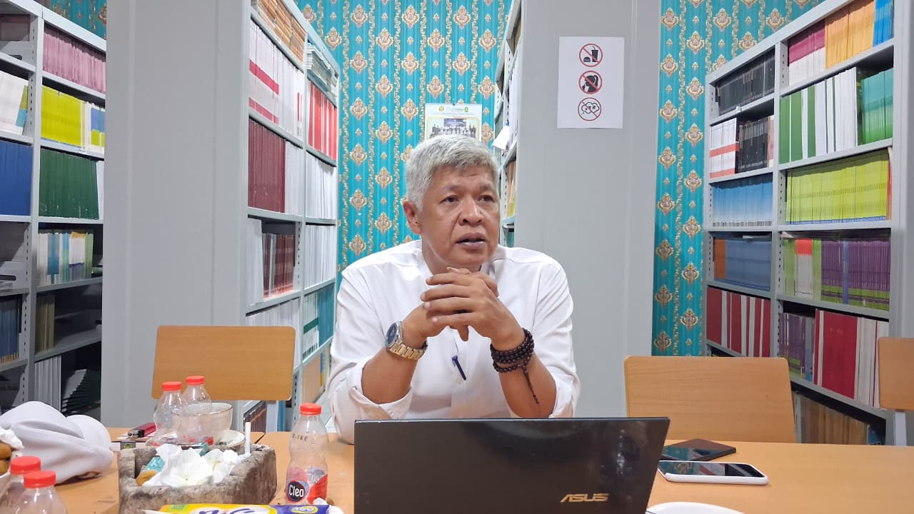 Kepala KCD Pendidikan Wilayah 1 Jawa Barat, Cucu Salman saat dimintai keterangan oleh Radar Bogor, Jumat 23 Januari 2026.