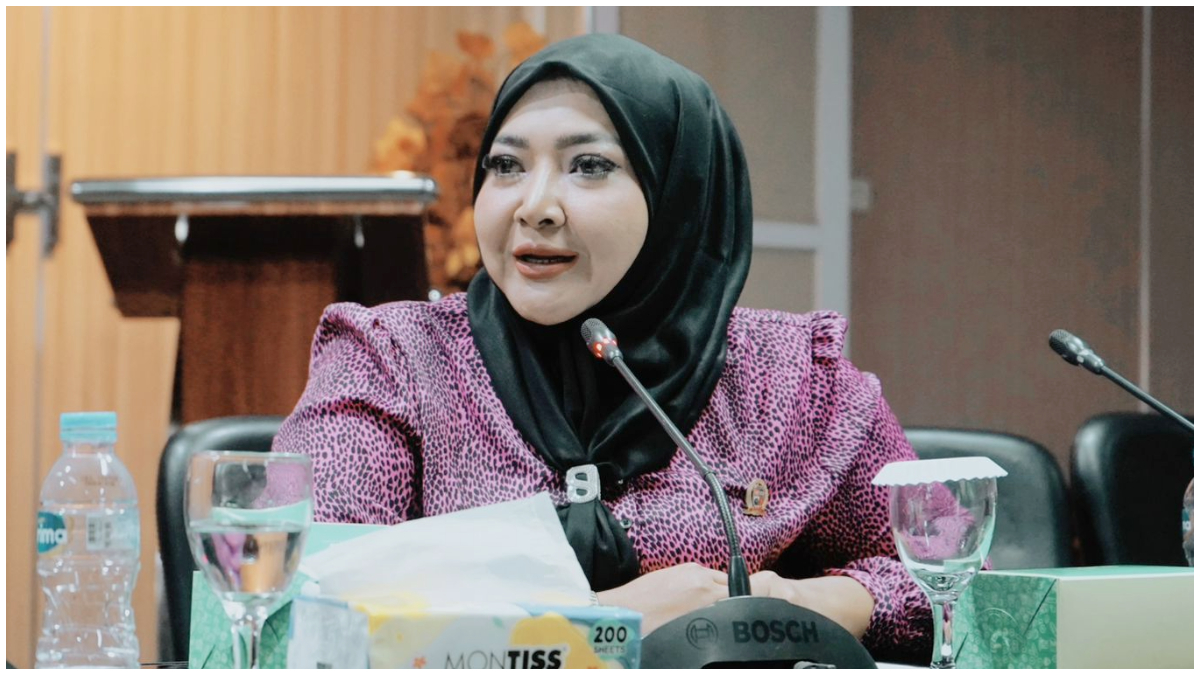 Anggota DPRD Kota Bogor, Hakanna mengingatkan para pangusaha agar taat perizinan.
