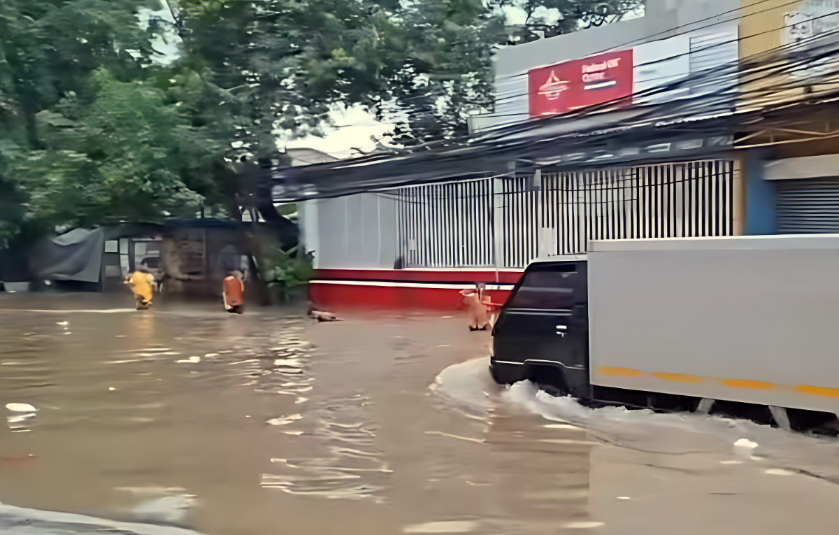 Kawasan Bekasi terendam banjir.