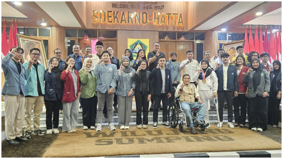 Panitia Kolaborun 2026 foto bersama Bupati Bogor Rudy Susmanto di Pendopo Bupati.