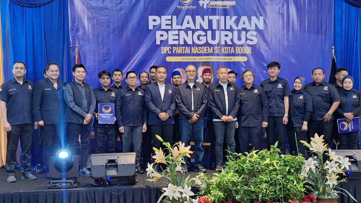 Jajaran pengurus Dewan Pimpinan Cabang (DPC) Partai NasDem se-Kota Bogor saat dilantik pada Sabtu 24 Januari 2026 di Hotel ARC, Kecamatan Bogor Utara.