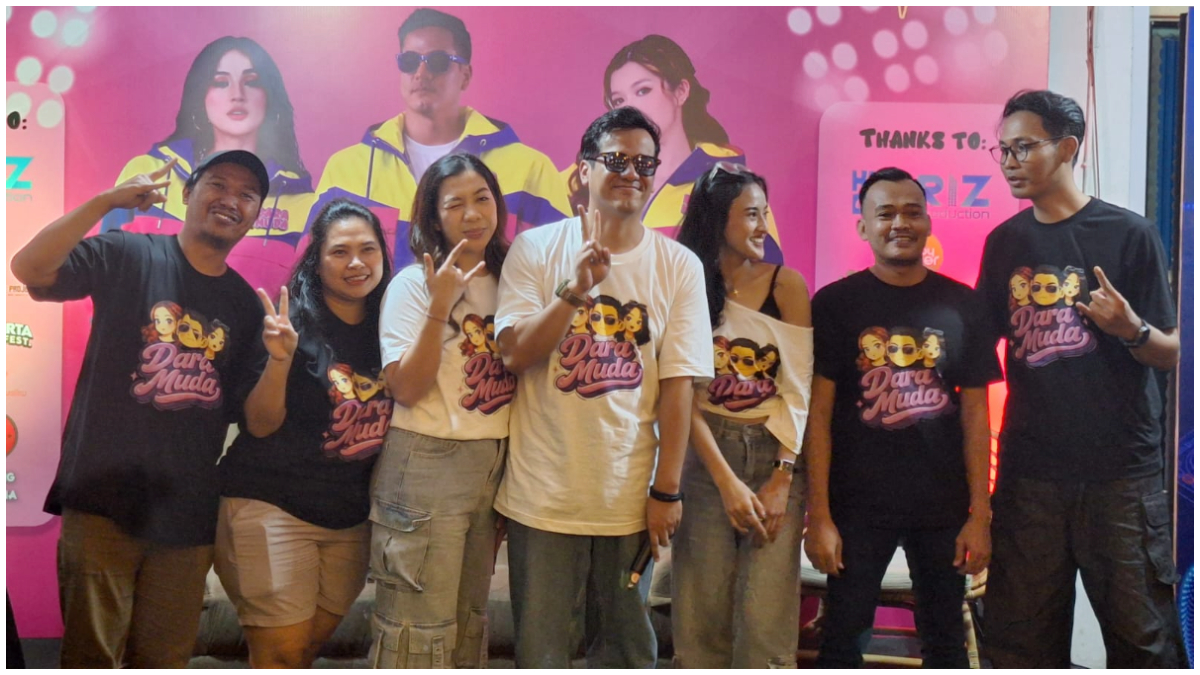 Perkenalan resmi Grup DJ Koplo Dara Muda pada acara meet and greet di Hidew Coffee, Bogor, Sabtu 24 Januari 2026 malam.